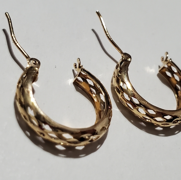 14K Gold Hoop Earrings - Picture 6 of 10